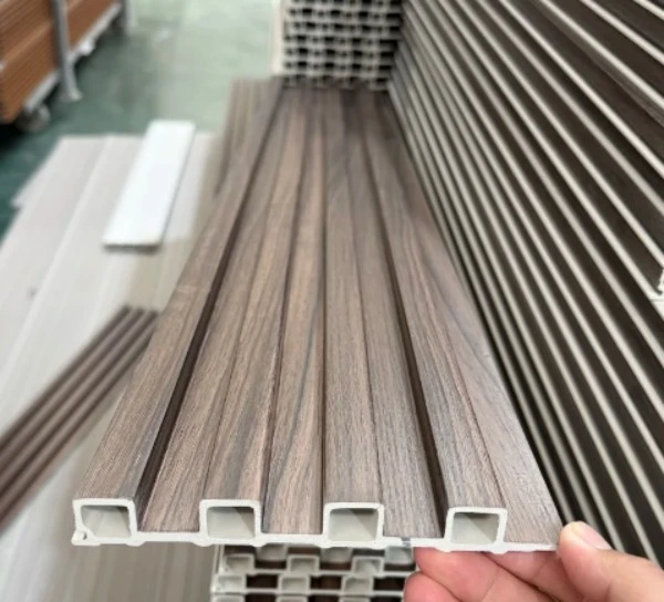 Panel Wal Fflwtio WPC 168x24mm 4-Groove